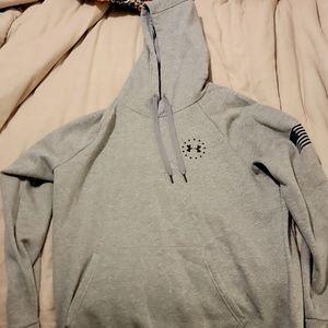 XL Under Armor grey Hoodia